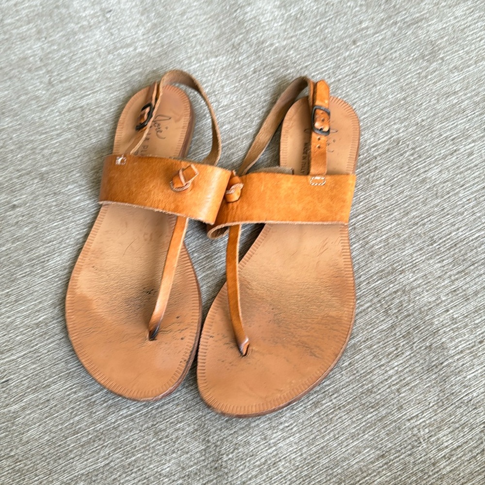Joie leather sandals T strap size 7.5